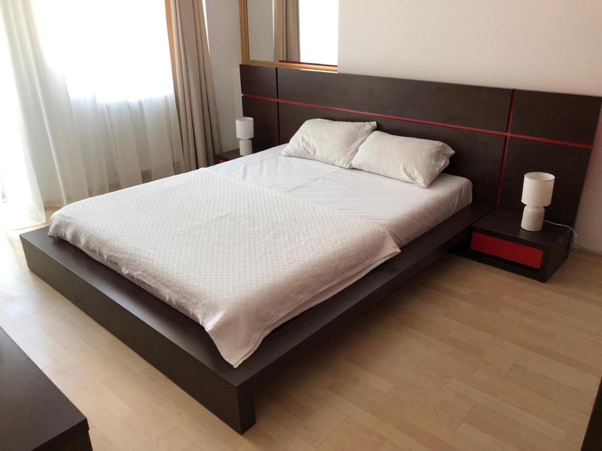 Piano Bar Holidays Apartments Mamaia Exterior photo