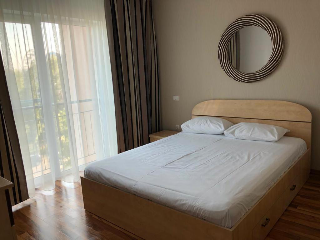 Piano Bar Holidays Apartments Mamaia Exterior photo