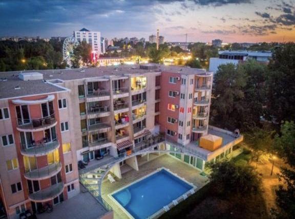 Piano Bar Holidays Apartments Mamaia Exterior photo