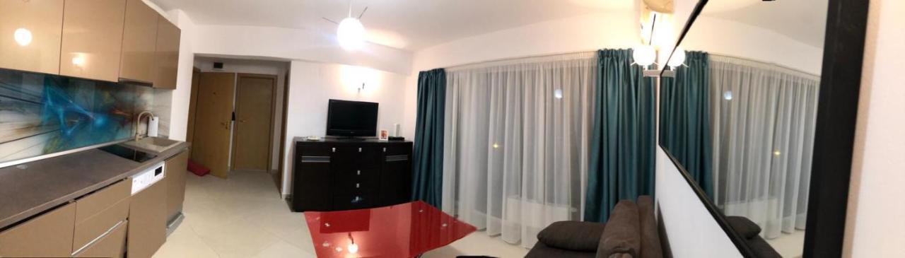 Piano Bar Holidays Apartments Mamaia Exterior photo