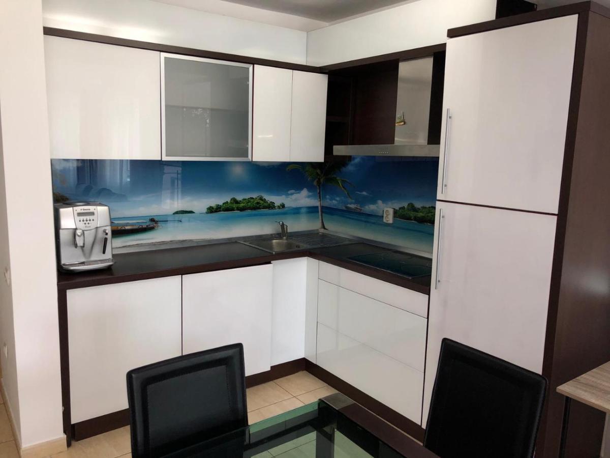 Piano Bar Holidays Apartments Mamaia Exterior photo