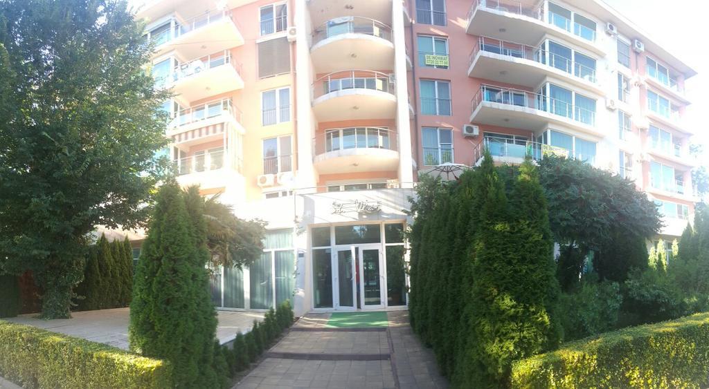 Piano Bar Holidays Apartments Mamaia Exterior photo
