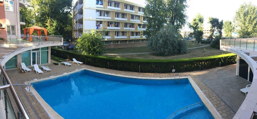 Piano Bar Holidays Apartments Mamaia Exterior photo